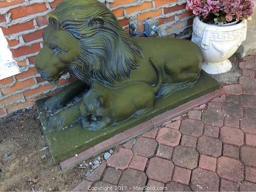 Lot #0208 (1 of 2)