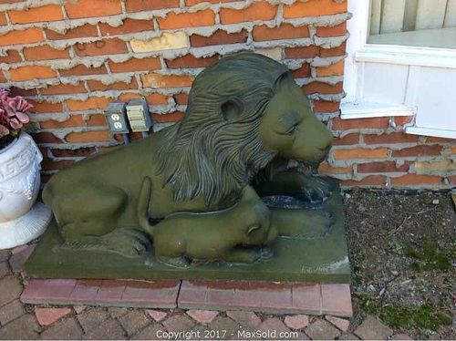 Lot #0209 (1 of 3)