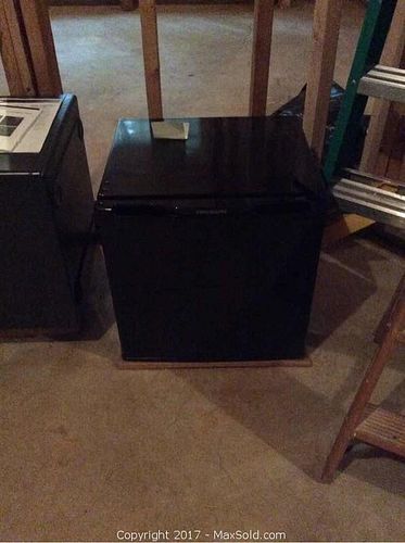 Lot #0594 (1 of 4)