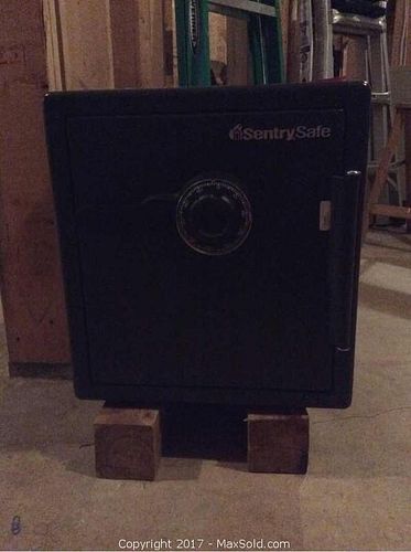 Lot #0595 (1 of 5)