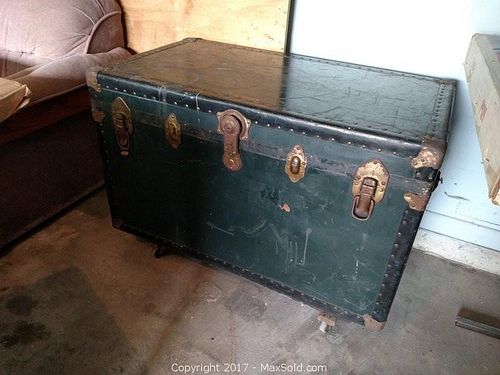 Lot #0676 (1 of 12)