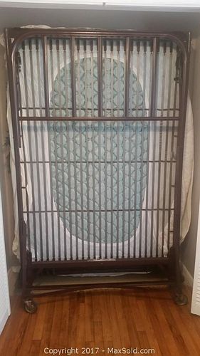 Lot #0042 (1 of 3)
