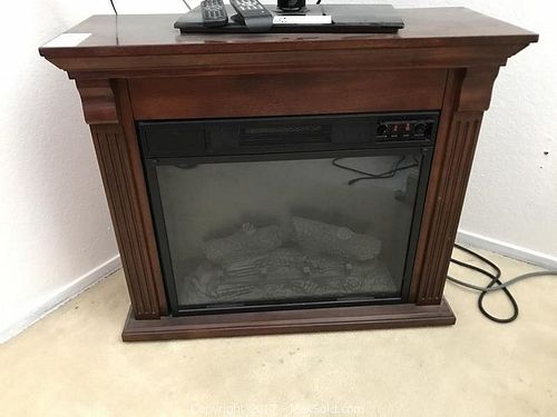 Lot #0915 (1 of 9)
