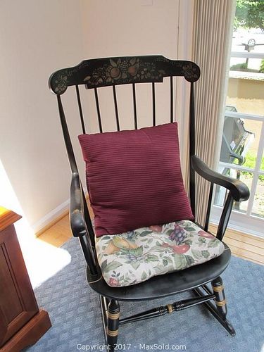 Lot #0520 (1 of 8)