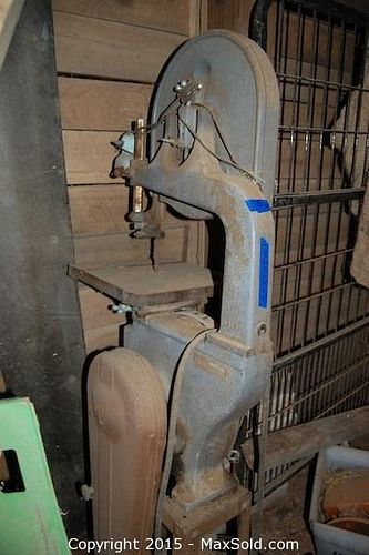 Lot #0184 (1 of 9)
