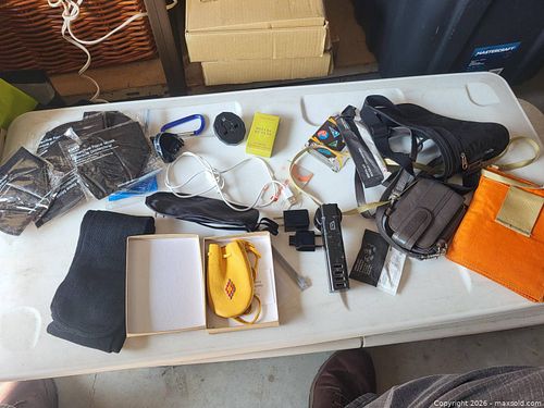 Mixed Lot: Travel Accessories, Small Bags, PPE Masks & Electronics (1 of 7)