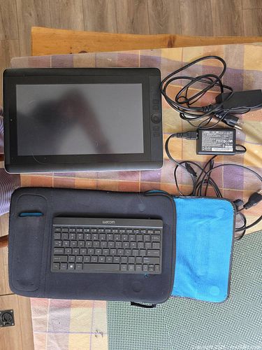 Wacom Cintiq Companion DTH-W1300 13.3 in Pen Display Tablet - FOR PARTS ONLY - HARD DRIVE REMOVED (1 of 5)