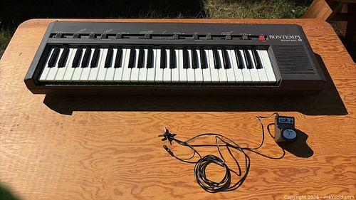 Bontempi Minstrel Electronic Organ, lot 215 (1 of 11)