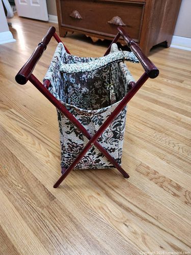 Folding Knitting Bag, Wood Frame with Woven Tapestry Fabric (1 of 4)