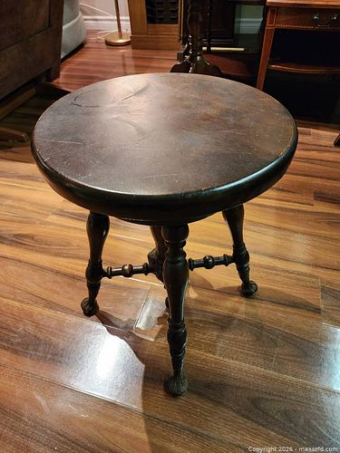 Vintage Wooden Adjustable Height Piano Stool 15.5 W (1 of 5)