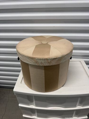 Lot #28 (1 of 4)