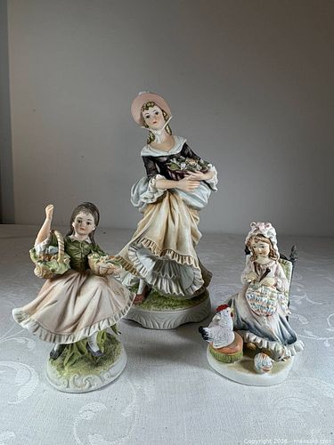 Figurines (1 of 11)