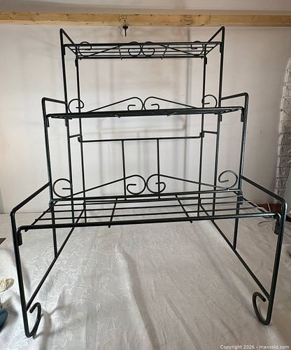 Plant Stand (1 of 4)