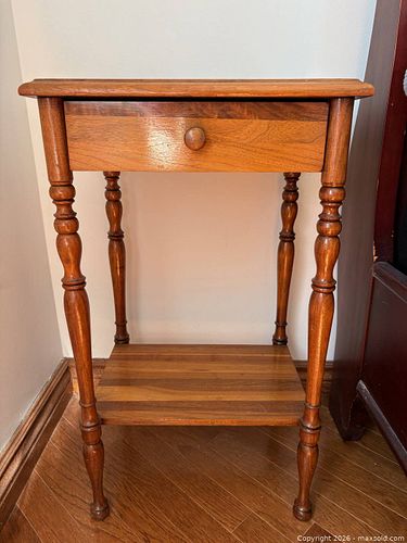 Small Table (1 of 6)