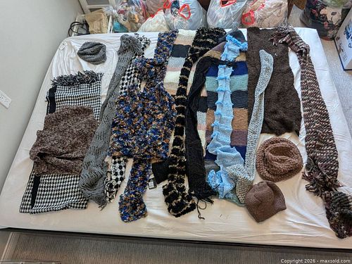 Knitted items #5 - Lot of Scarves and Hats  (1 of 6)