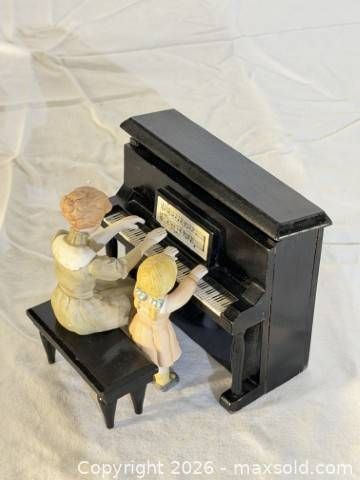 Piano Duet Music Box (1 of 11)