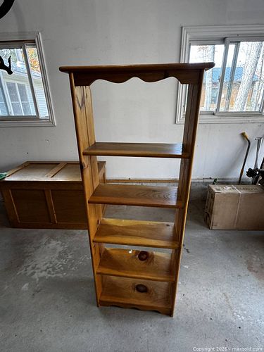 Pine bookshelf  (1 of 7)