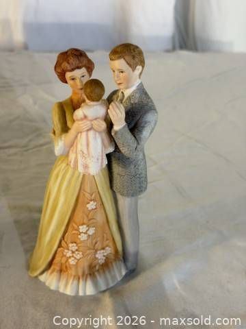 Treasured Memories - Family of Three (1 of 5)