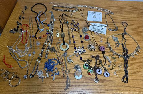 Lot #75 (1 of 9)