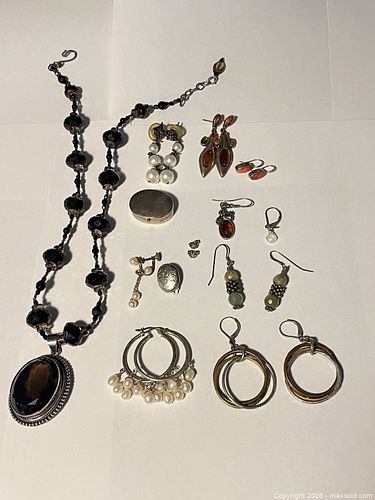Lot #35 (1 of 33)