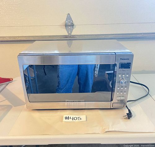 Panasonic Inverter Microwave, Model: NN-SD698S (1 of 8)
