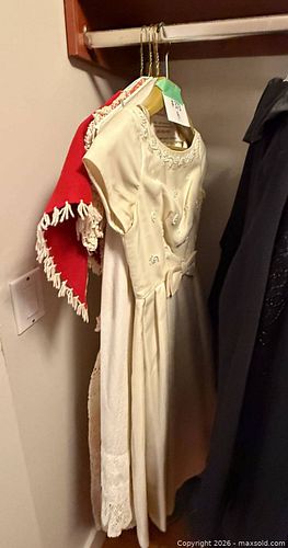 Vintage Women's Clothing: '40s Style Dress, Vintage Felted Wool Caplet, Crocheted Skirts (1 of 19)
