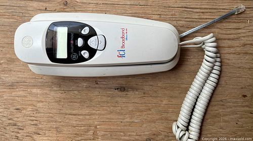 General Electric Corded Slimline Phone with Caller ID. (1 of 6)