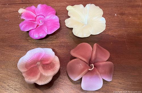 Hand Made Organic Flower Shaped Bath Relaxing Candles. (1 of 6)