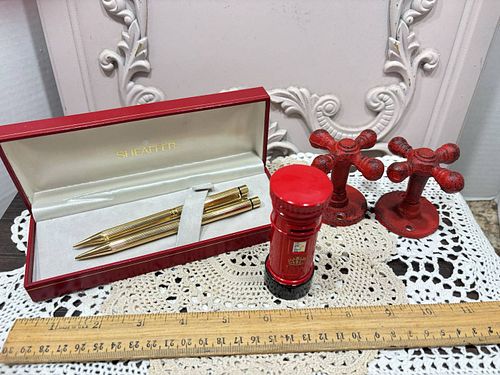 Sheaffer Pen & Pencil Set with Box, Red Postbox Figurine & Hooks (1 of 9)