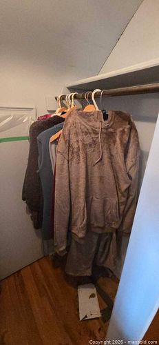 Ladies Clothing (1 of 18)