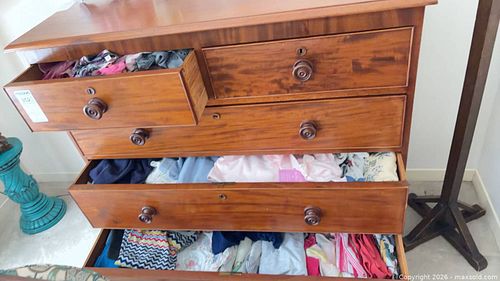 Scarves and Women’s Clothes (1 of 14)