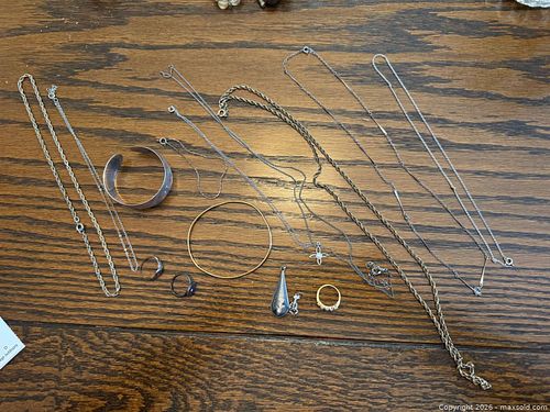 Silver Tone and Gold Tone Jewelry  (1 of 18)