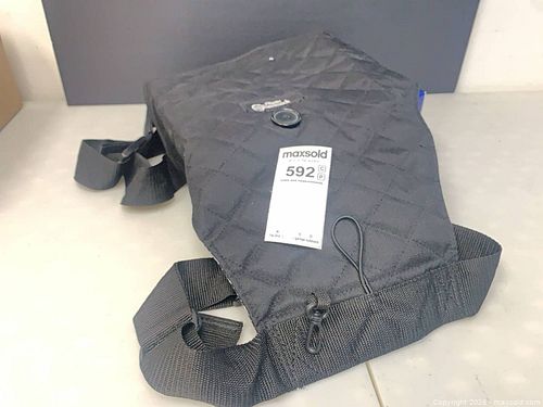 Baby playtex Hip Hammock (1 of 4)