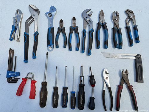 Mastercraft Pliers Set, Adjustable Wrenches, Screwdrivers & Layout Square (1 of 4)