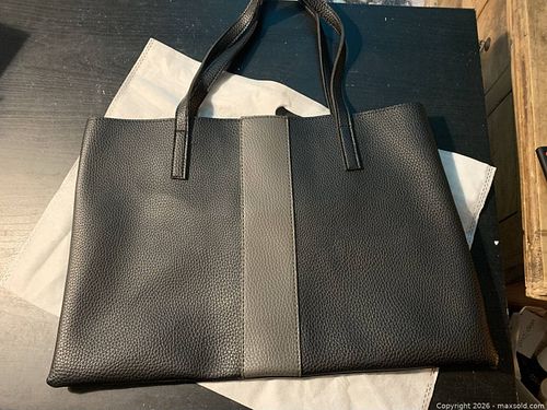 Vince Camuto Purse (1 of 3)