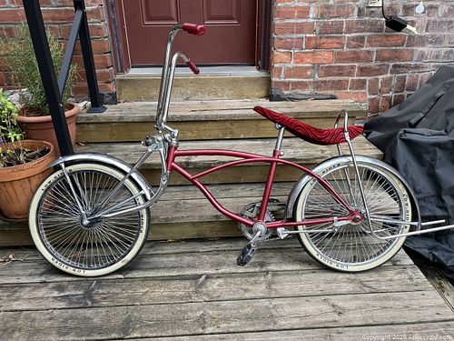 Vintage 8 Ball Lowrider collection bicycle (1 of 17)