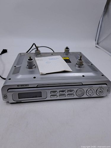 Curtis KCR2613 Undercabinet CD Player with AM/FM Radio (1 of 8)