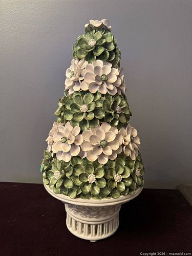 Lot #32 (1 of 6)