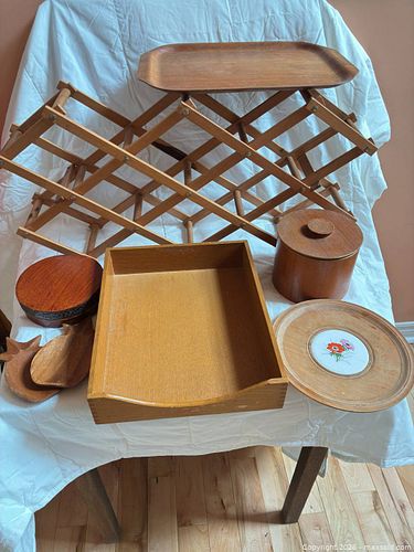 Assorted Wooden Serving Tray and Decorative Pieces (1 of 5)