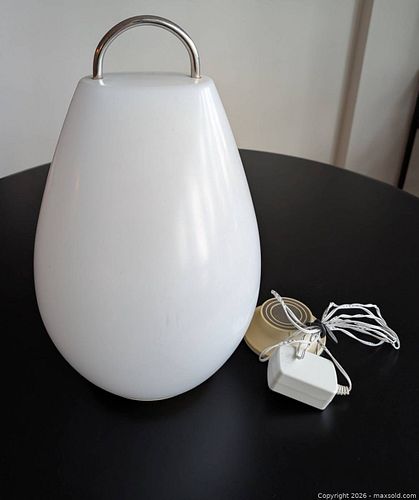 Portable Patio Lamp (1 of 2)