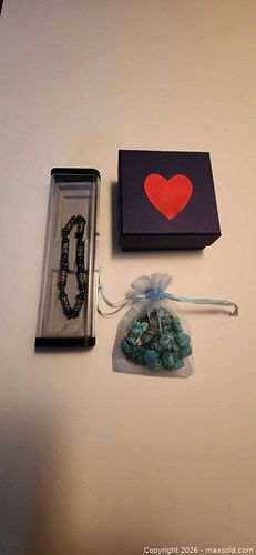 PRETTY COSTUME JEWELRY  (1 of 9)