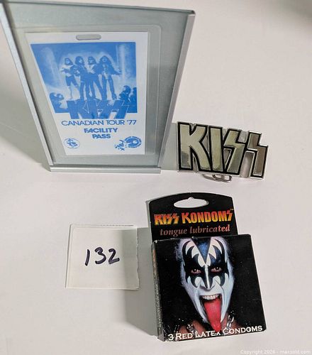 Kiss collectibles (1 of 6)