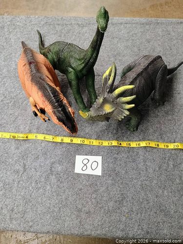 lot of large dinosaur toys (1 of 6)