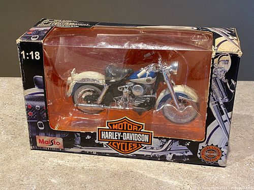 Maisto Harley-Davidson Motorcycle Die-Cast Model – 1:18 Scale (Boxed) (1 of 11)