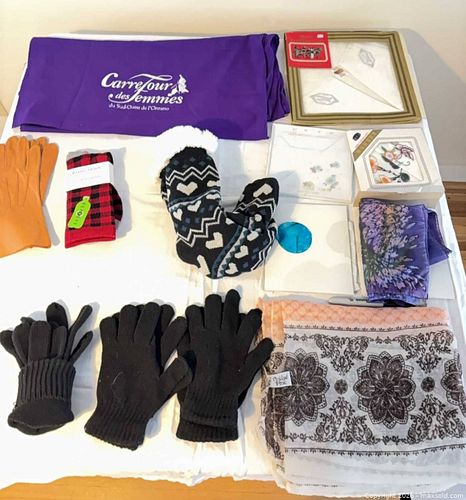 Handkerchiefs, Pocket Squares, Mittens/Gloves, Socks, Scarves A (1 of 13)