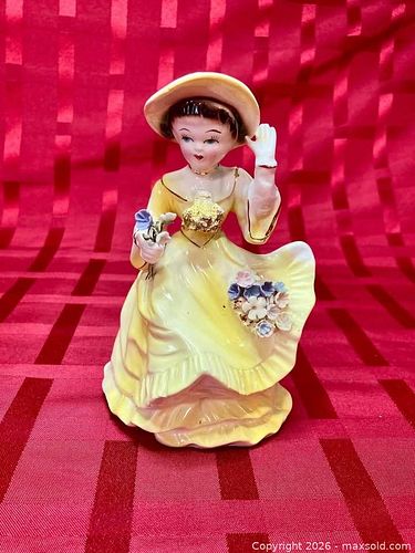 Vintage    Lady Figurine with Yellow Dress Made in Japan  (1 of 3)