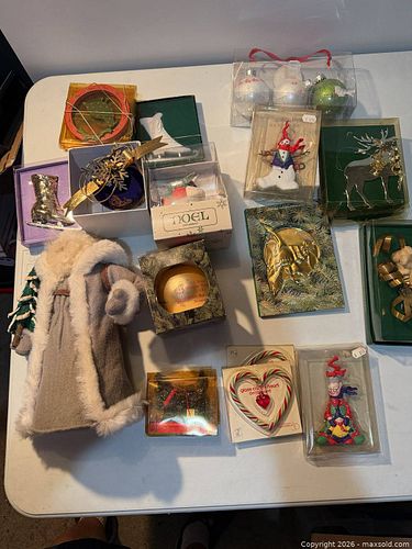 Lot #32 (1 of 5)
