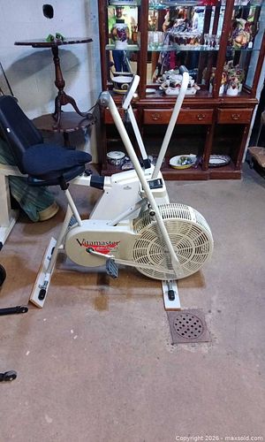 Vitamaster Air Waves Exercise Bike.  933 (1 of 4)