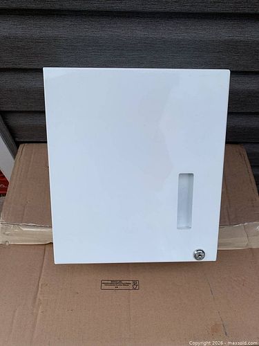 Lot #52 (1 of 8)