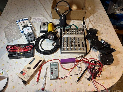 MISCELLANEOUS ELECTRONICS INCLUDING BEHRINGER MUSIC MIXER (1 of 16)